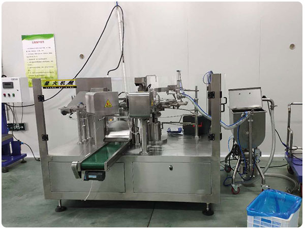 自動化醬料包裝機械加工生產(chǎn)線賣多少錢(圖1) 自動化醬料包裝機械加工生產(chǎn)線賣多少錢(圖1)