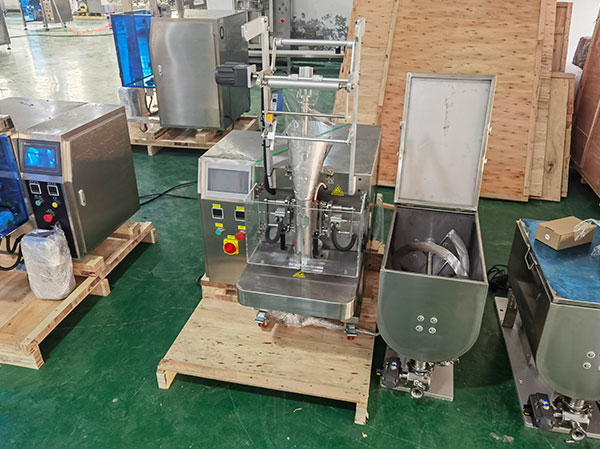 新一代紅油火鍋底料包裝機的幾大優(yōu)勢(圖1) 新一代紅油火鍋底料包裝機的幾大優(yōu)勢(圖1)