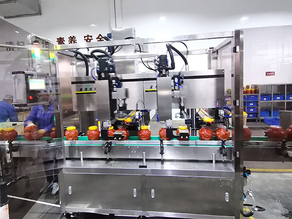 千萬(wàn)別買(mǎi)這款剁椒醬料灌裝流水線設(shè)備(圖2) 千萬(wàn)別買(mǎi)這款剁椒醬料灌裝流水線設(shè)備(圖2)