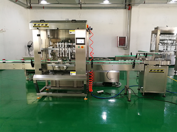 辣椒醬定量灌裝機(jī)自動(dòng)化加快生產(chǎn)效率(圖1)