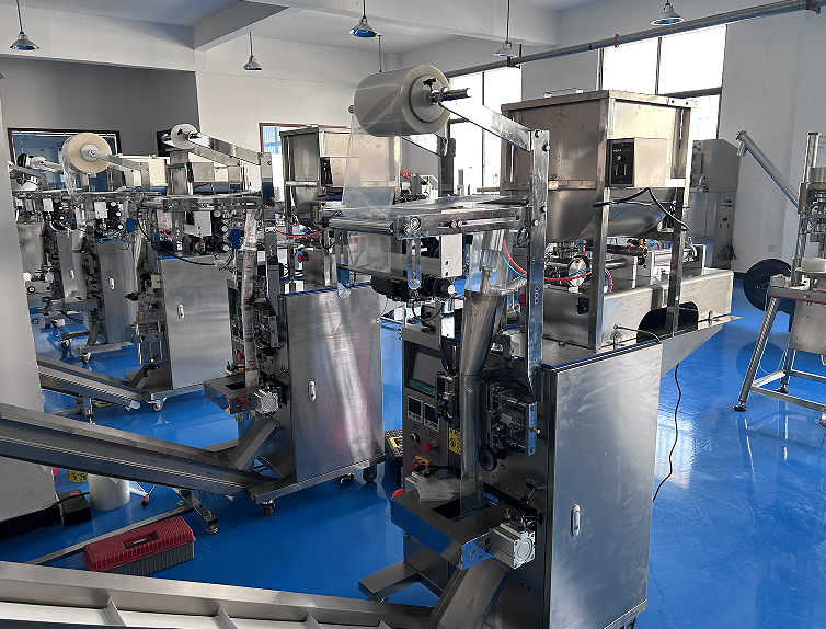 鹵肉調(diào)味醬料自動(dòng)包裝機(jī)在市場上面大方異彩(圖1)